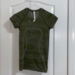 Lululemon Swiftly Tech 1.0 Short Sleeve SIZE 2